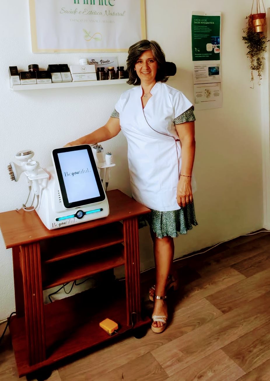 Ana in the Infinite Holistic studio in Ribamar